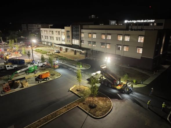Building in a tight, active site takes coordination, and plenty of it.