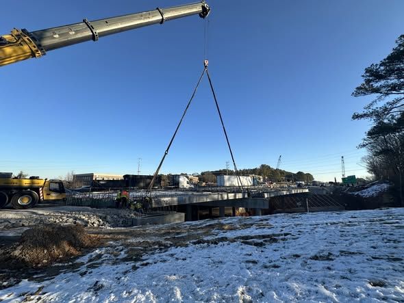 Our crews are hard at work setting beams over the CSX Railroad on I-75 Northbound in Chattanooga, TN