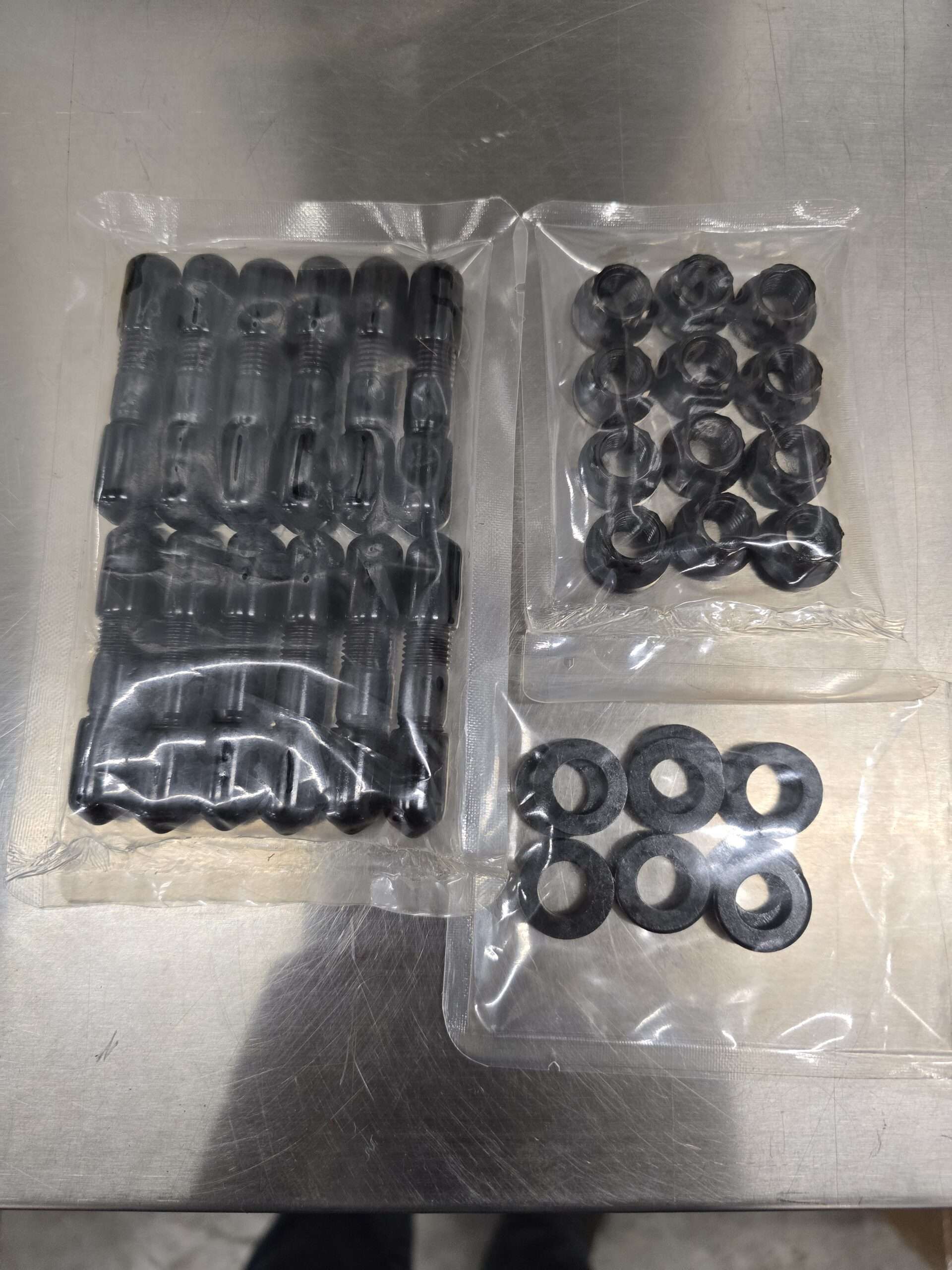 5.9/6.7 Cummins Exhaust manifold Stud Kit