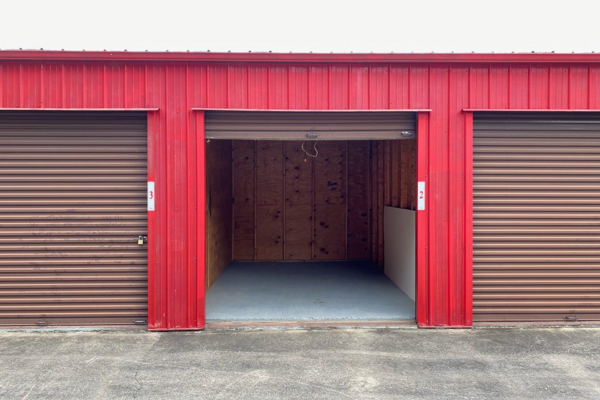Exterior of a 10x15 storage unit at Stacy's Rentals
